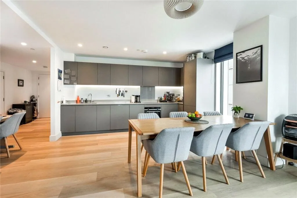 Barley Lane, London, E15, photo 3