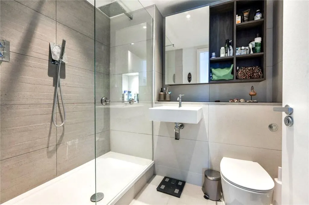 Barley Lane, London, E15, photo 8