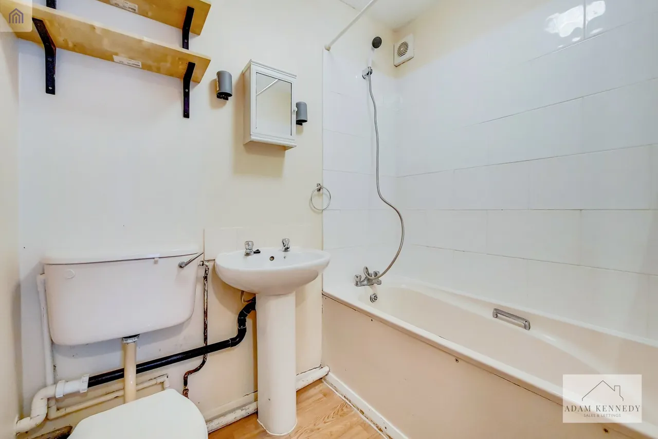 Flat 2 Stuart House 24 Scotland Green Road, Enfield, Greater London, EN3 4RU, photo 4