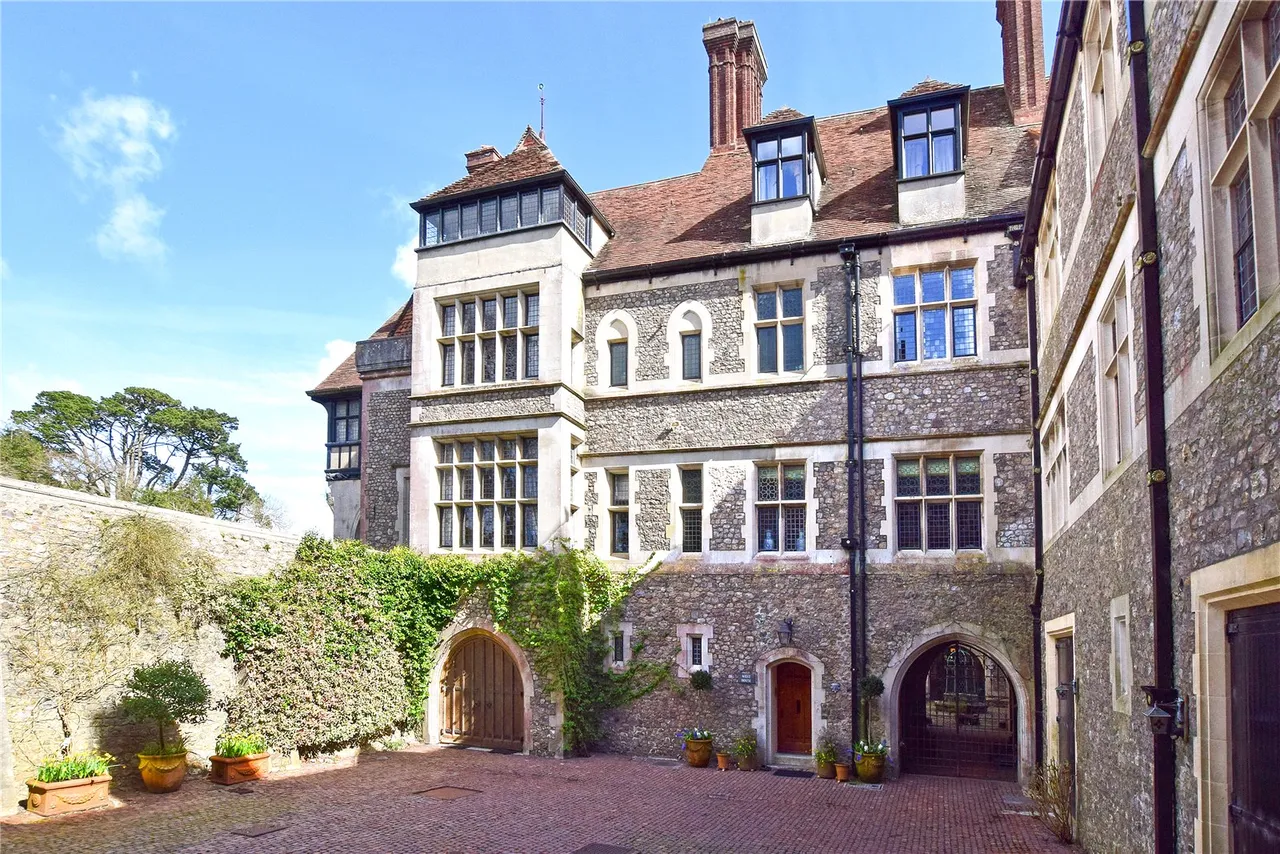 4 bed house for sale — Rousdon, Lyme Regis, Devon, DT7 3XR