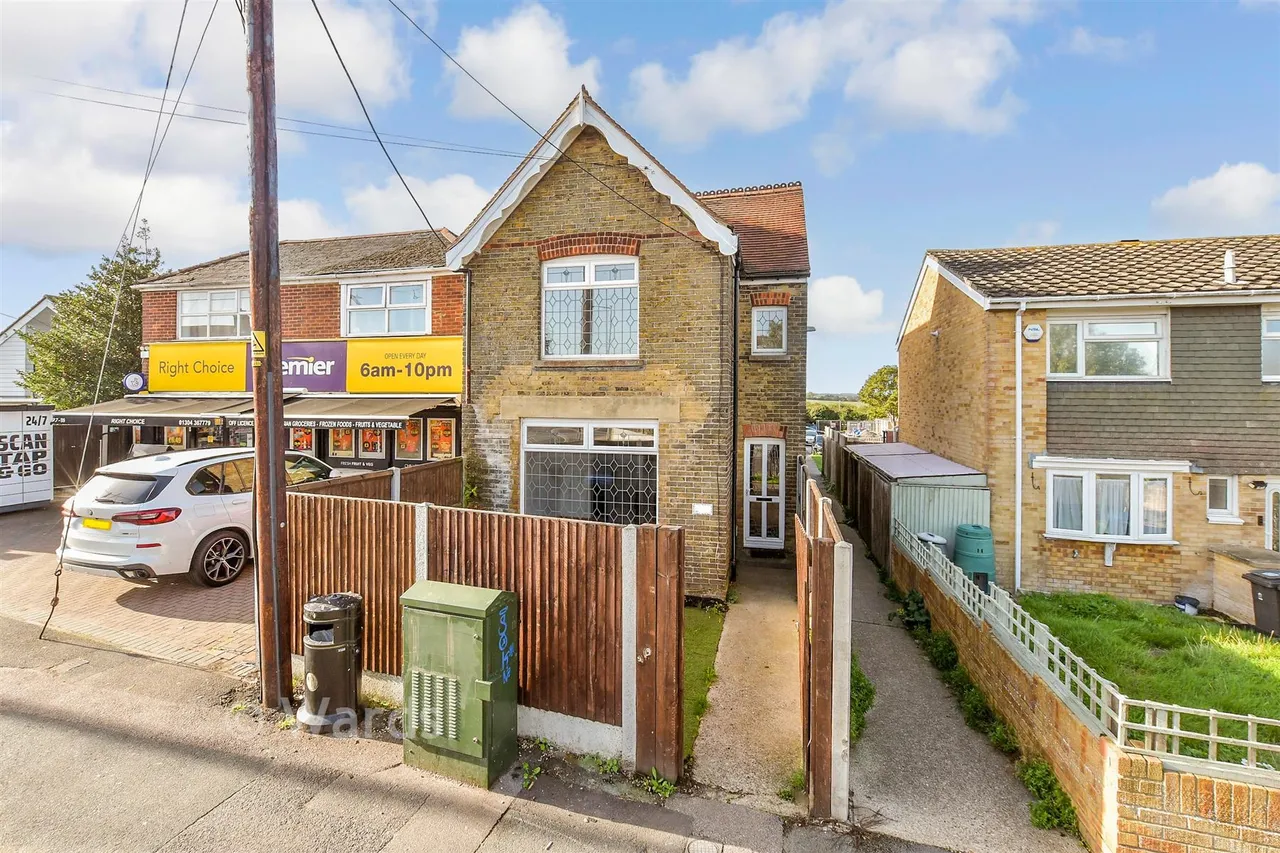 3 bed house for sale, St. Richard's Road, Deal, CT14