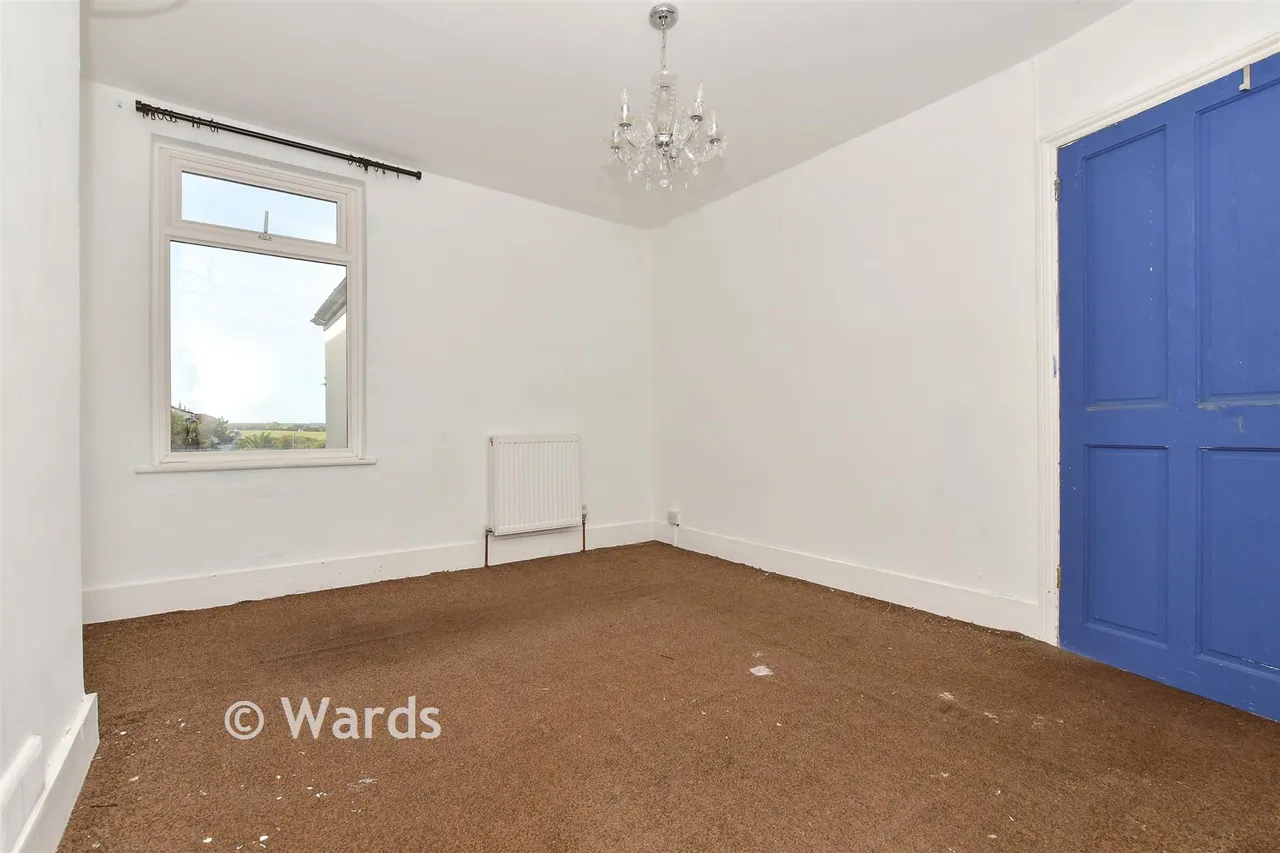 St. Richard's Road, Deal, CT14, photo 6