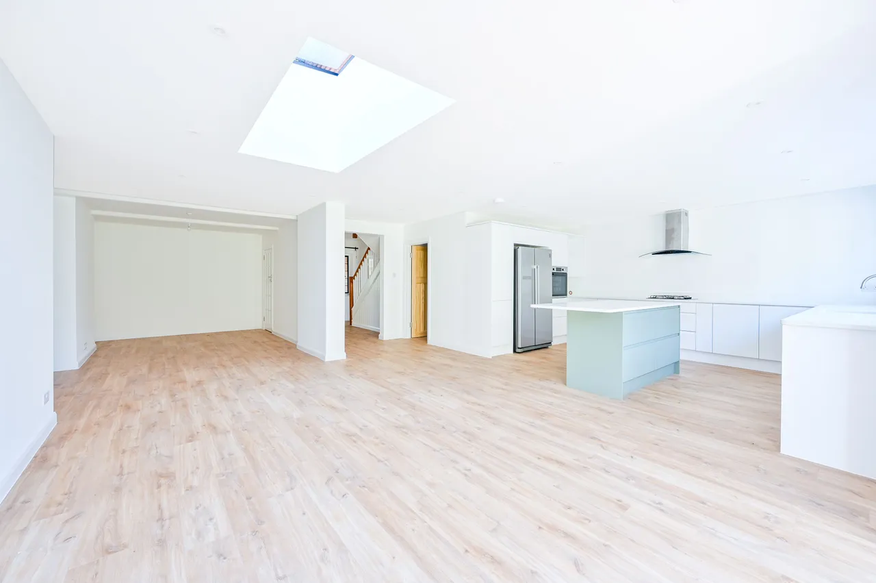 Shalford, GU4, photo 11