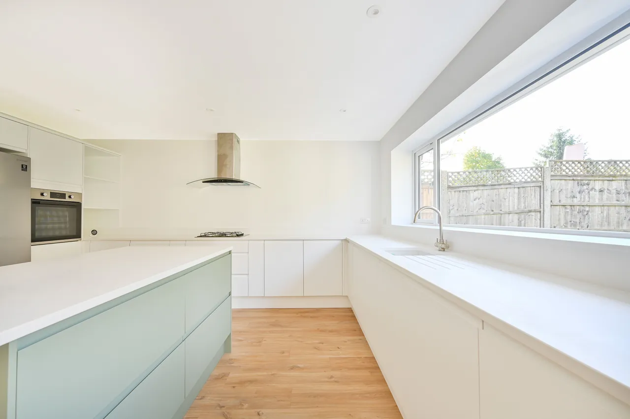 Shalford, GU4, photo 8