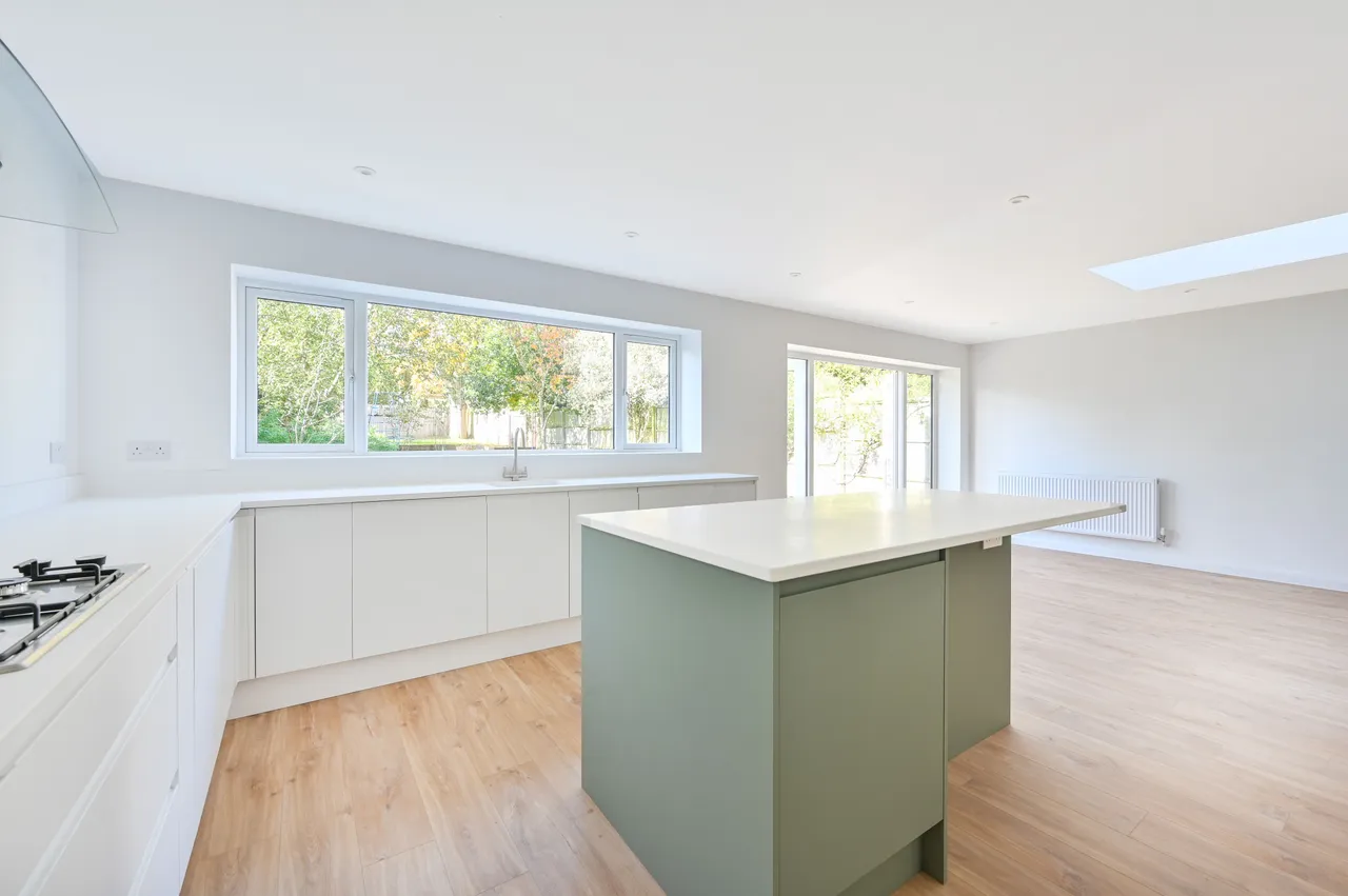 Shalford, GU4, photo 10