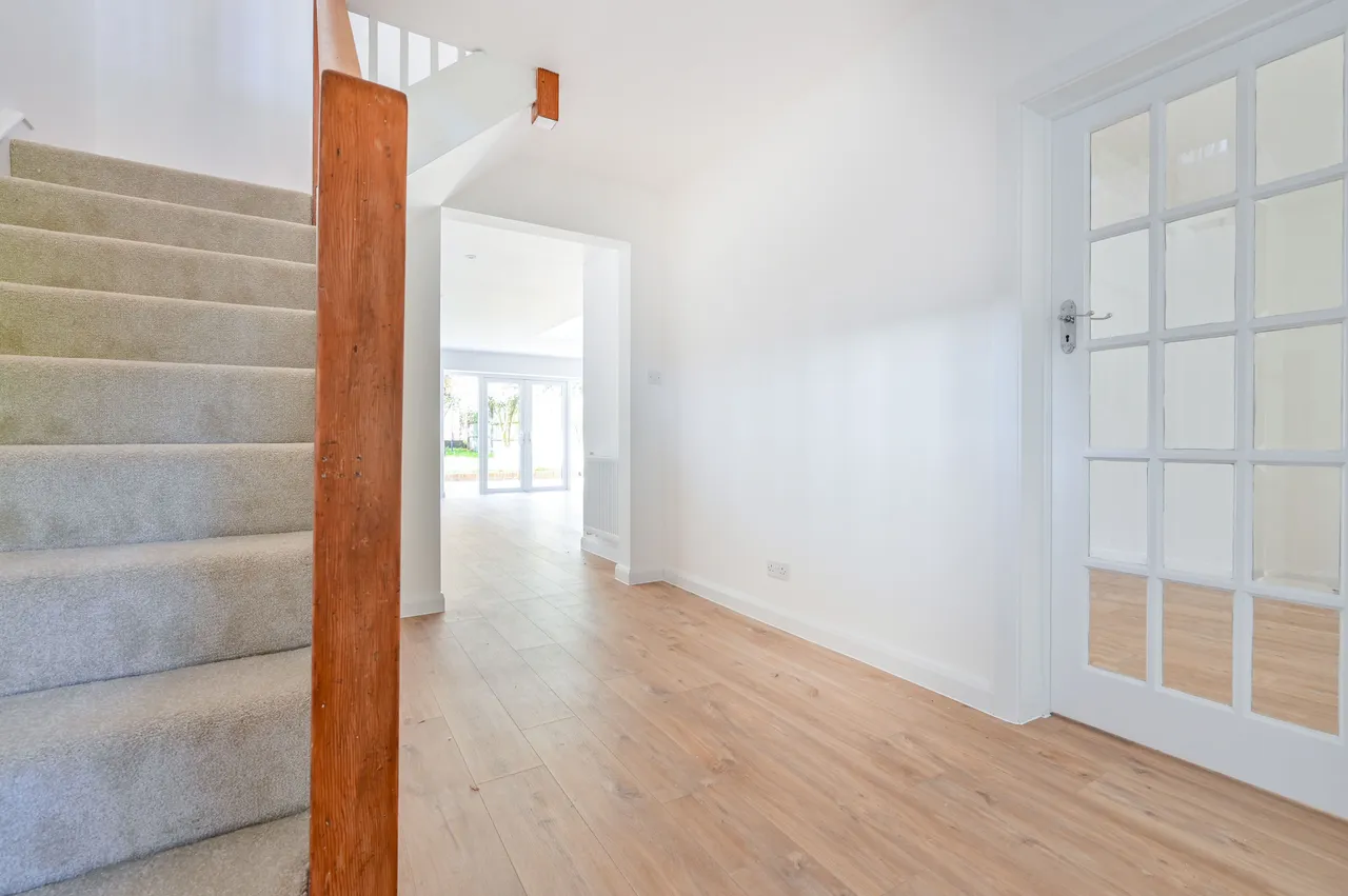 Shalford, GU4, photo 17