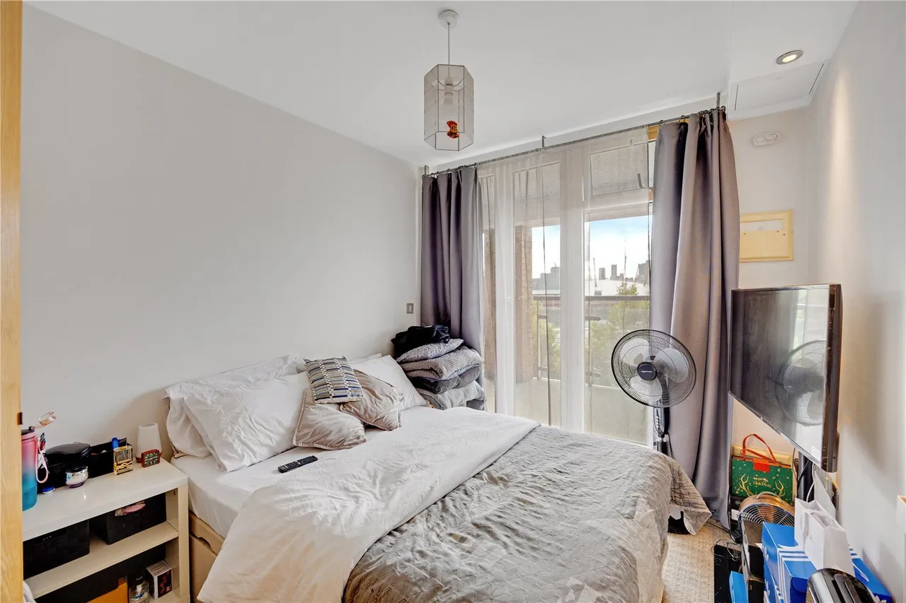Hanover Avenue, London, E16, photo 8