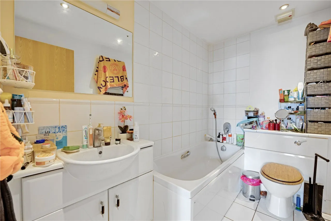 Hanover Avenue, London, E16, photo 7