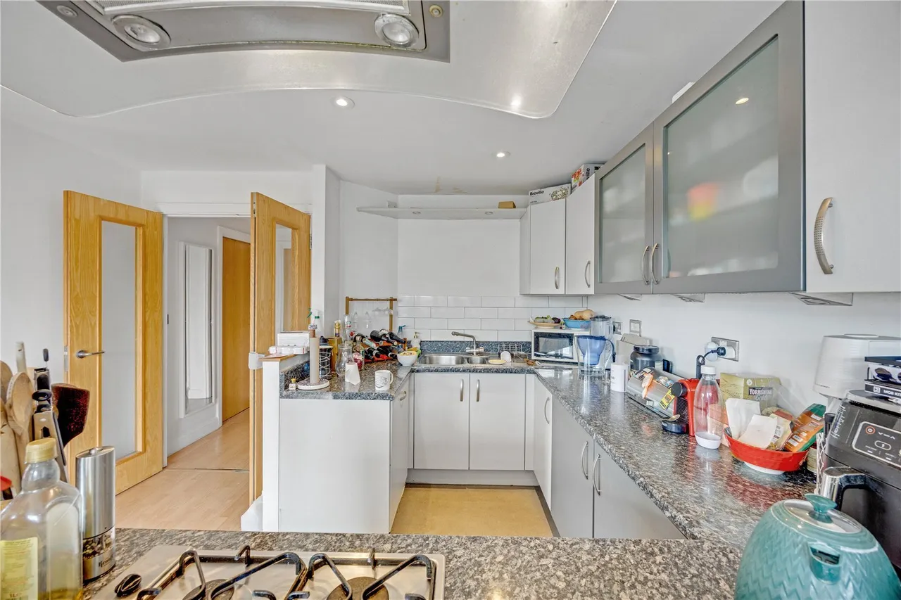 Hanover Avenue, London, E16, photo 5