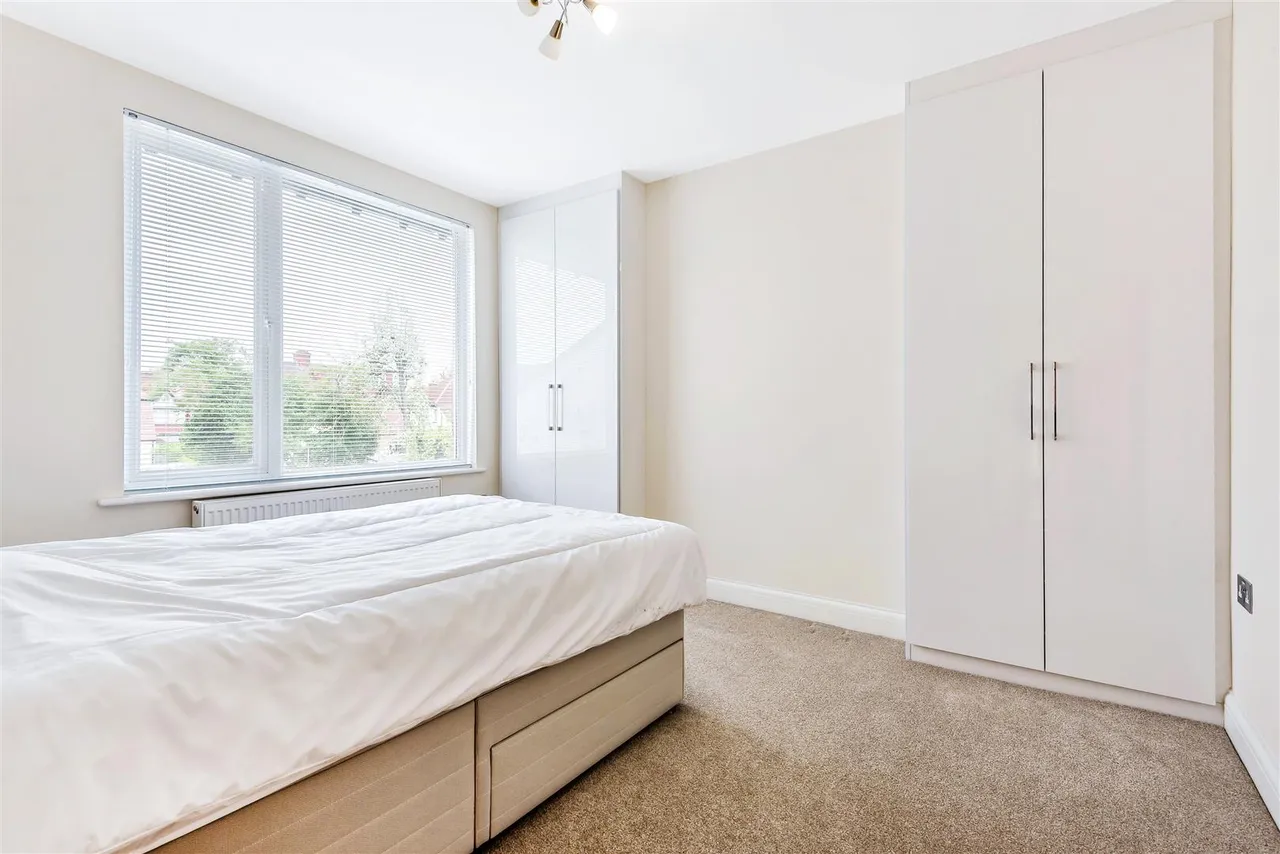 Rosslyn Crescent, Wembley, photo 8