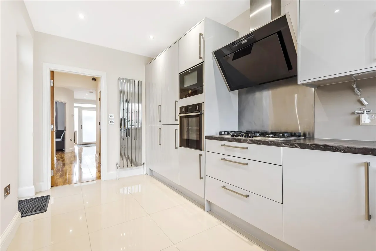 3 bed house for sale, Rosslyn Crescent, Wembley