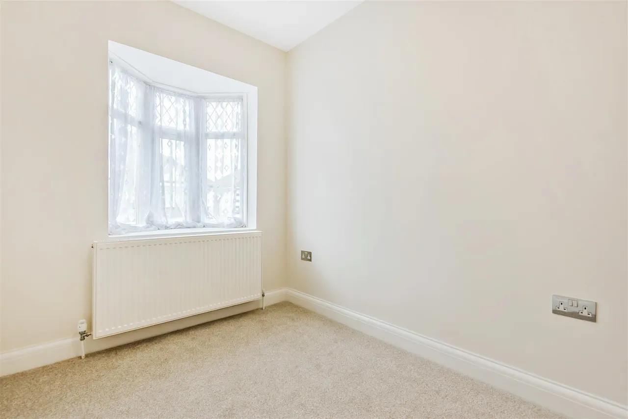 Rosslyn Crescent, Wembley, photo 9