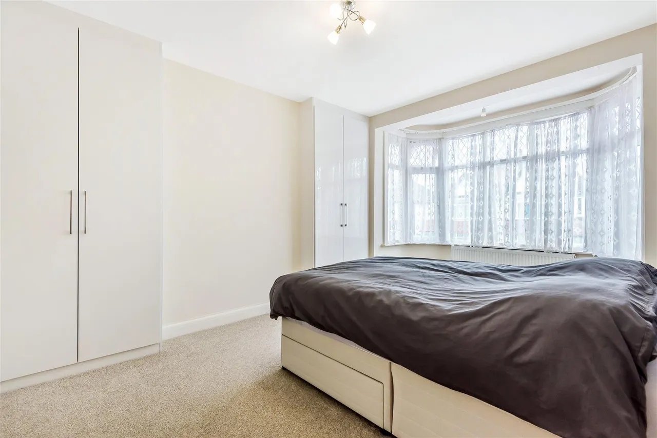 Rosslyn Crescent, Wembley, photo 7