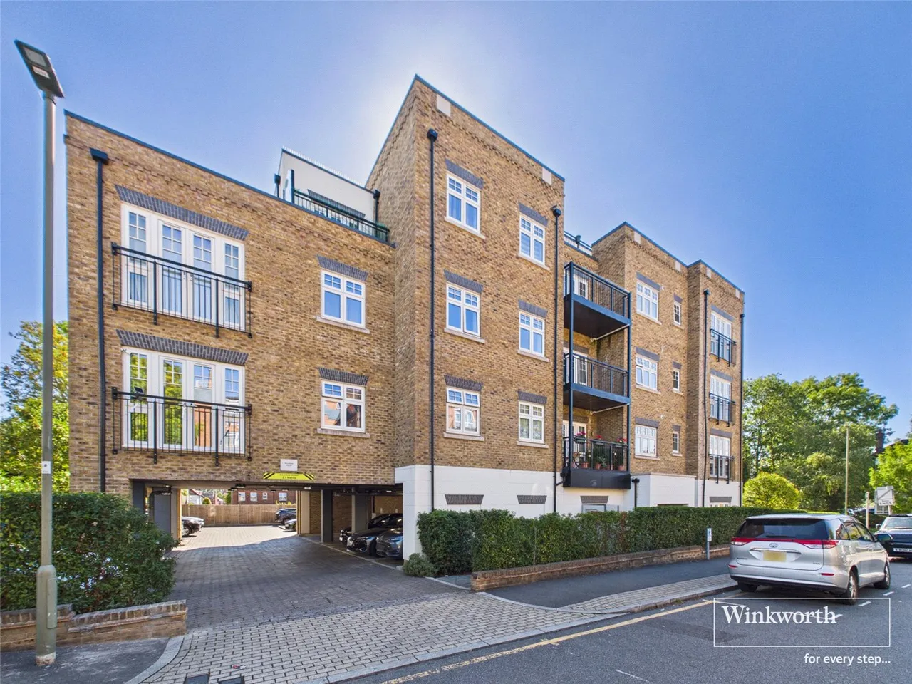 High Street, Edgware, HA8, photo 12