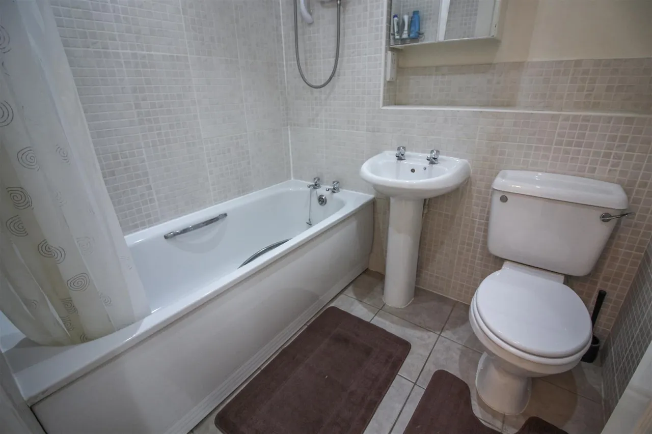 Tickenhall Drive, Church Langley, CM17, photo 9