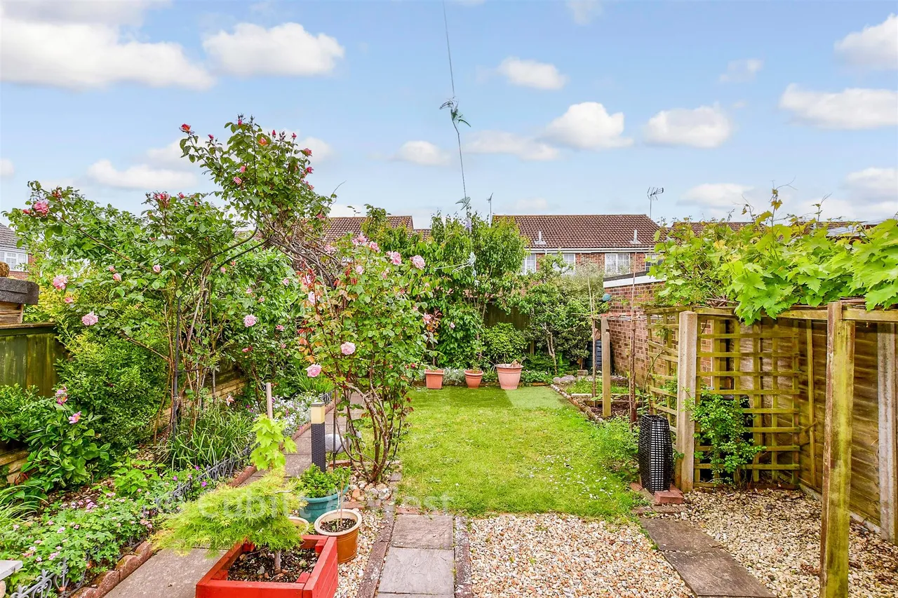 Marlborough Close, Chichester, PO19, photo 2