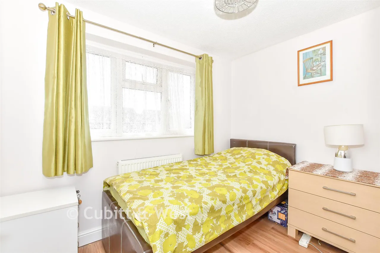 Marlborough Close, Chichester, PO19, photo 9