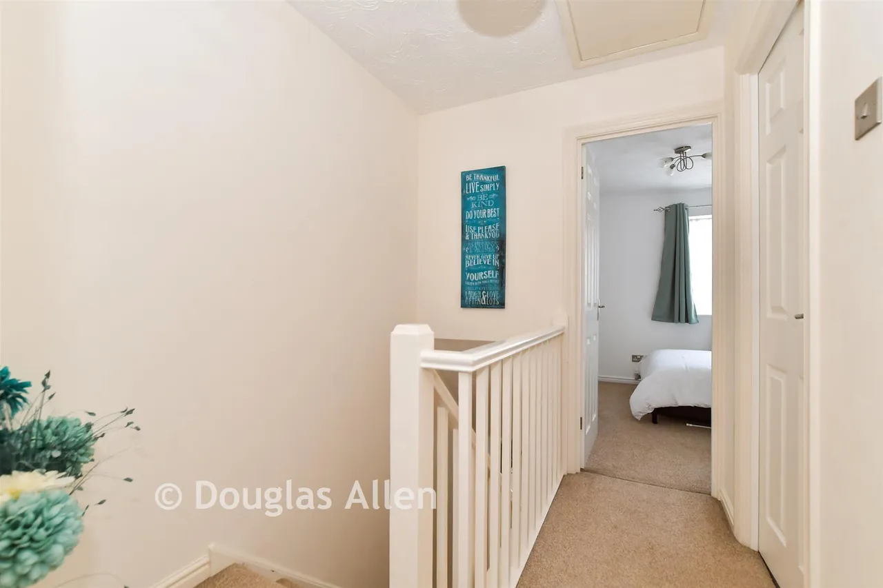 Headingley Close, Basildon, SS13, photo 11