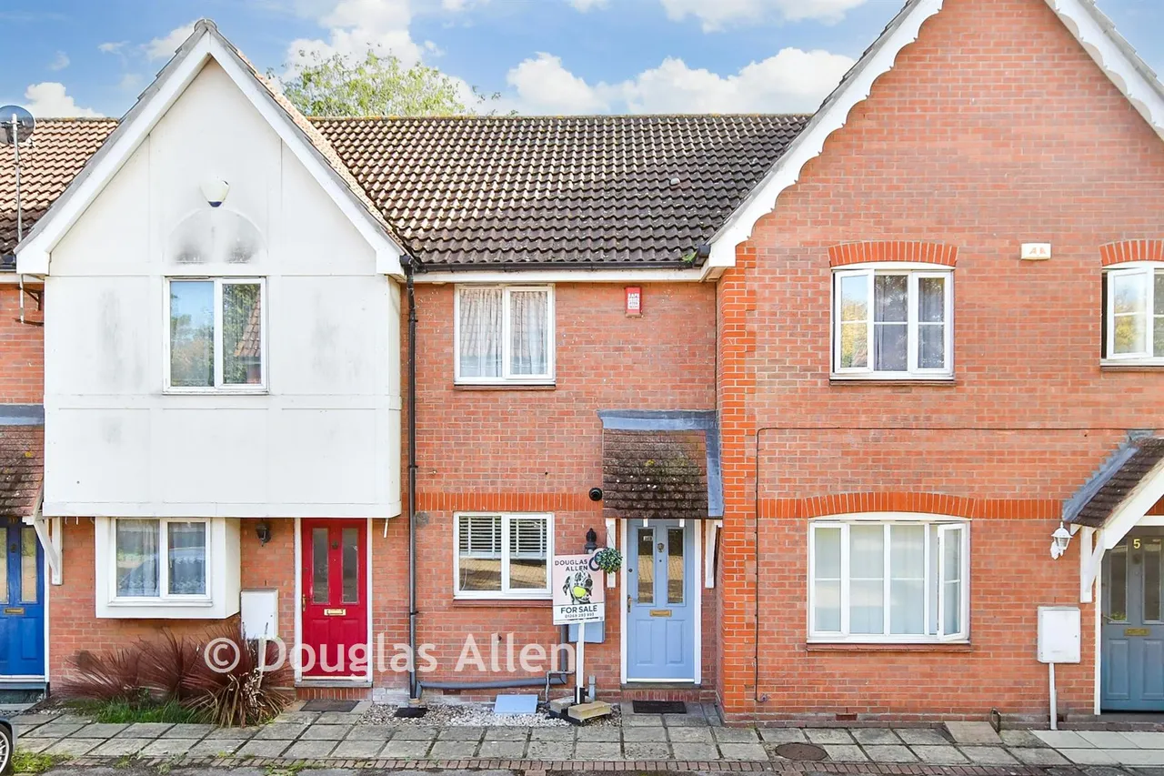 2 bed house for sale, Headingley Close, Basildon, SS13