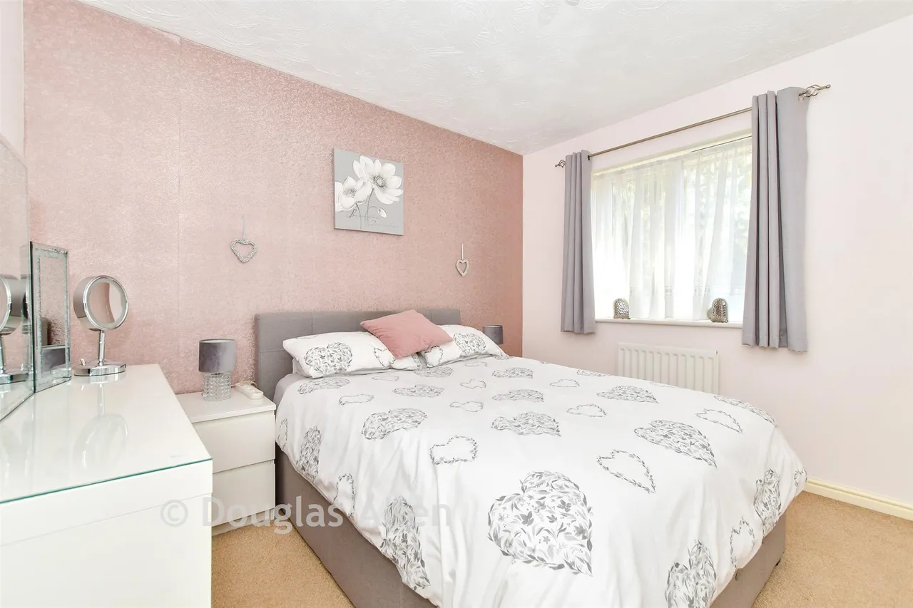 Headingley Close, Basildon, SS13, photo 8