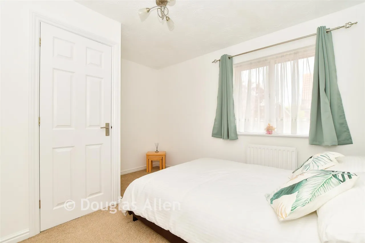 Headingley Close, Basildon, SS13, photo 9
