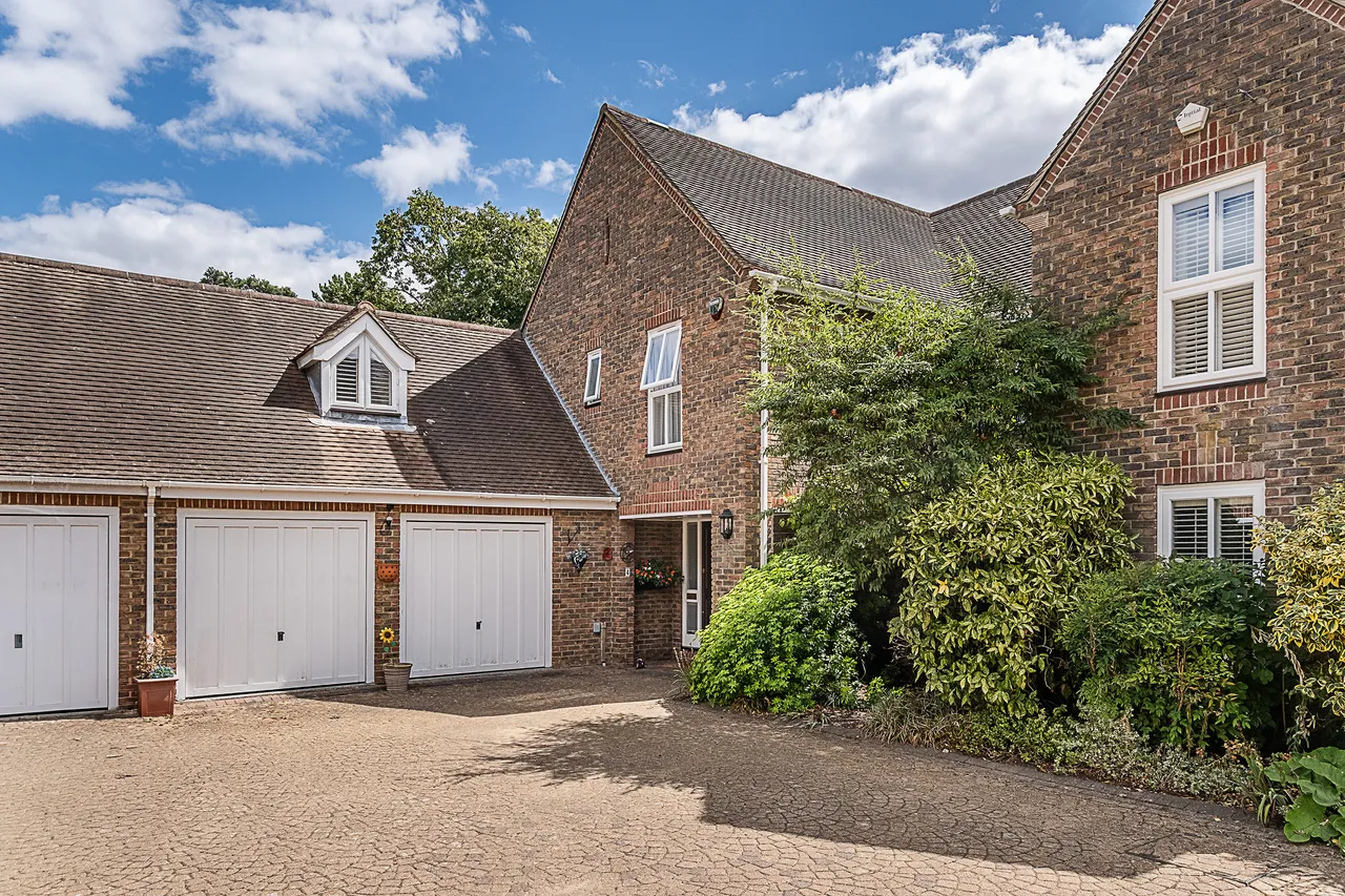 4 bed house for sale — Paget Place, Kingston Upon Thames, KT2