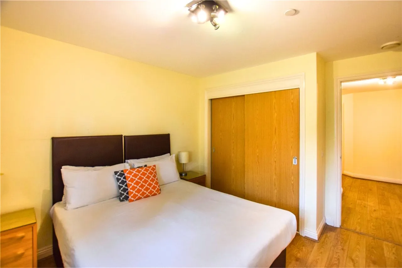 Farnborough Road, Farnborough, Hampshire, GU14 7LY, photo 9