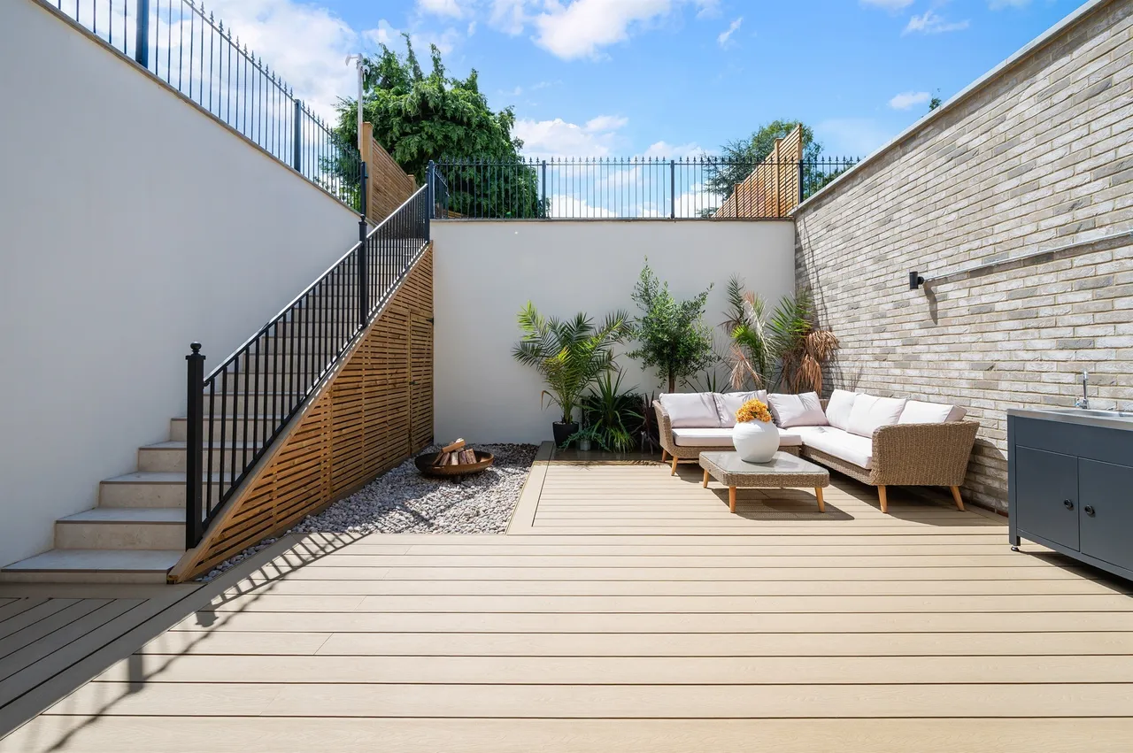 3 bed flat for sale — Creswick Residences, London