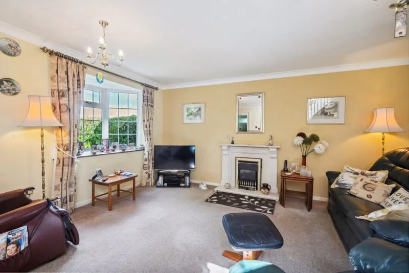 Orchard Drive, Wooburn Green HP10 0QN, photo 2