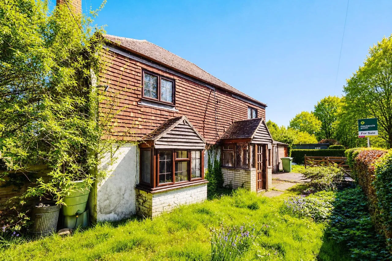 Newnham Road, Newnham, Hook, Hampshire, RG27 9AE, photo 18