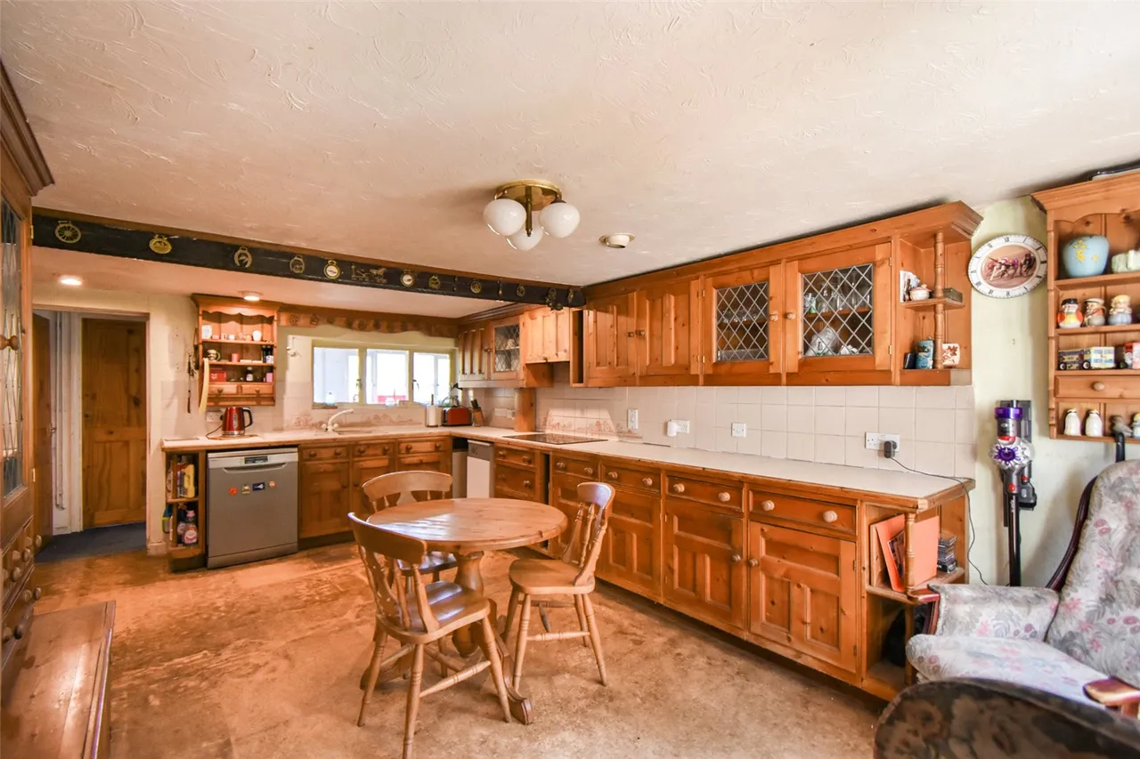 Newnham Road, Newnham, Hook, Hampshire, RG27 9AE, photo 10