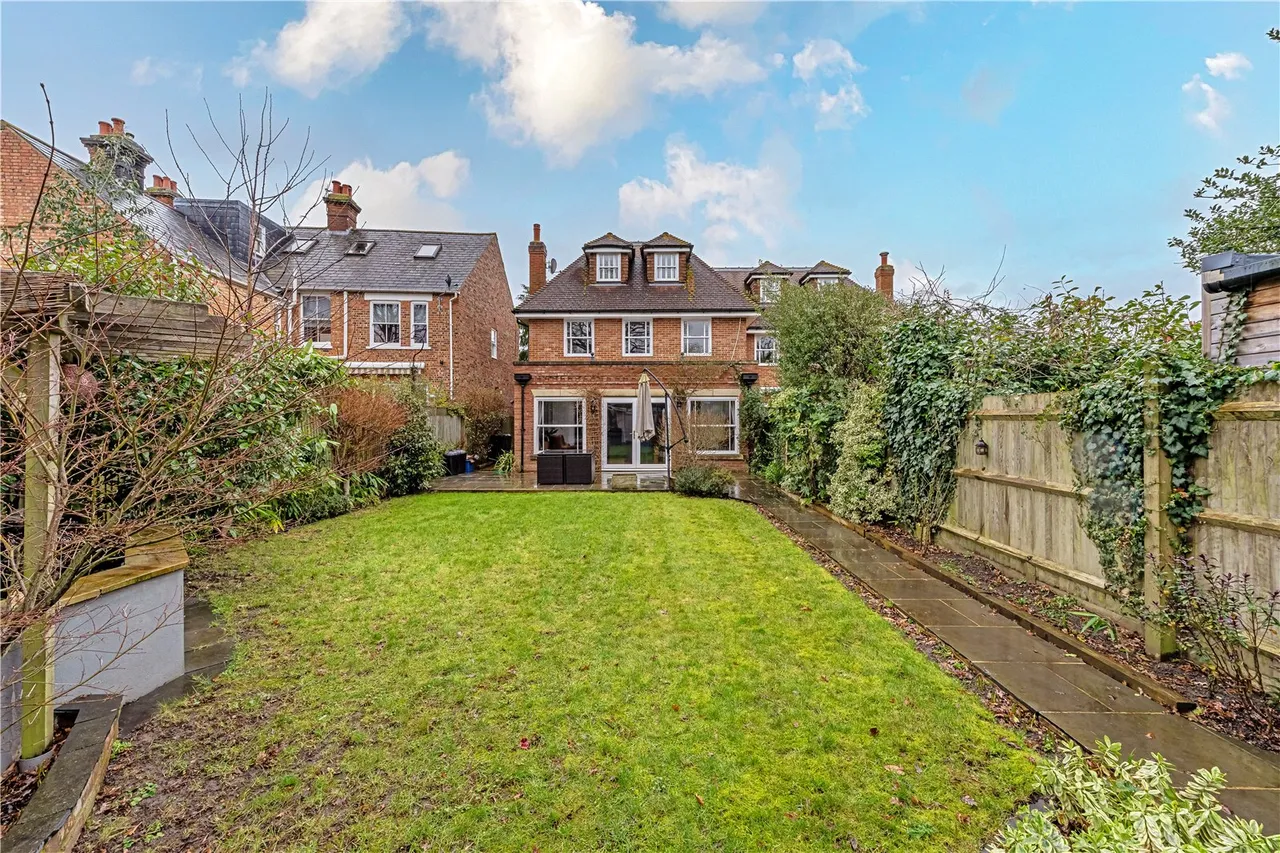 The Avenue, Hampton, TW12 3RN, photo 2