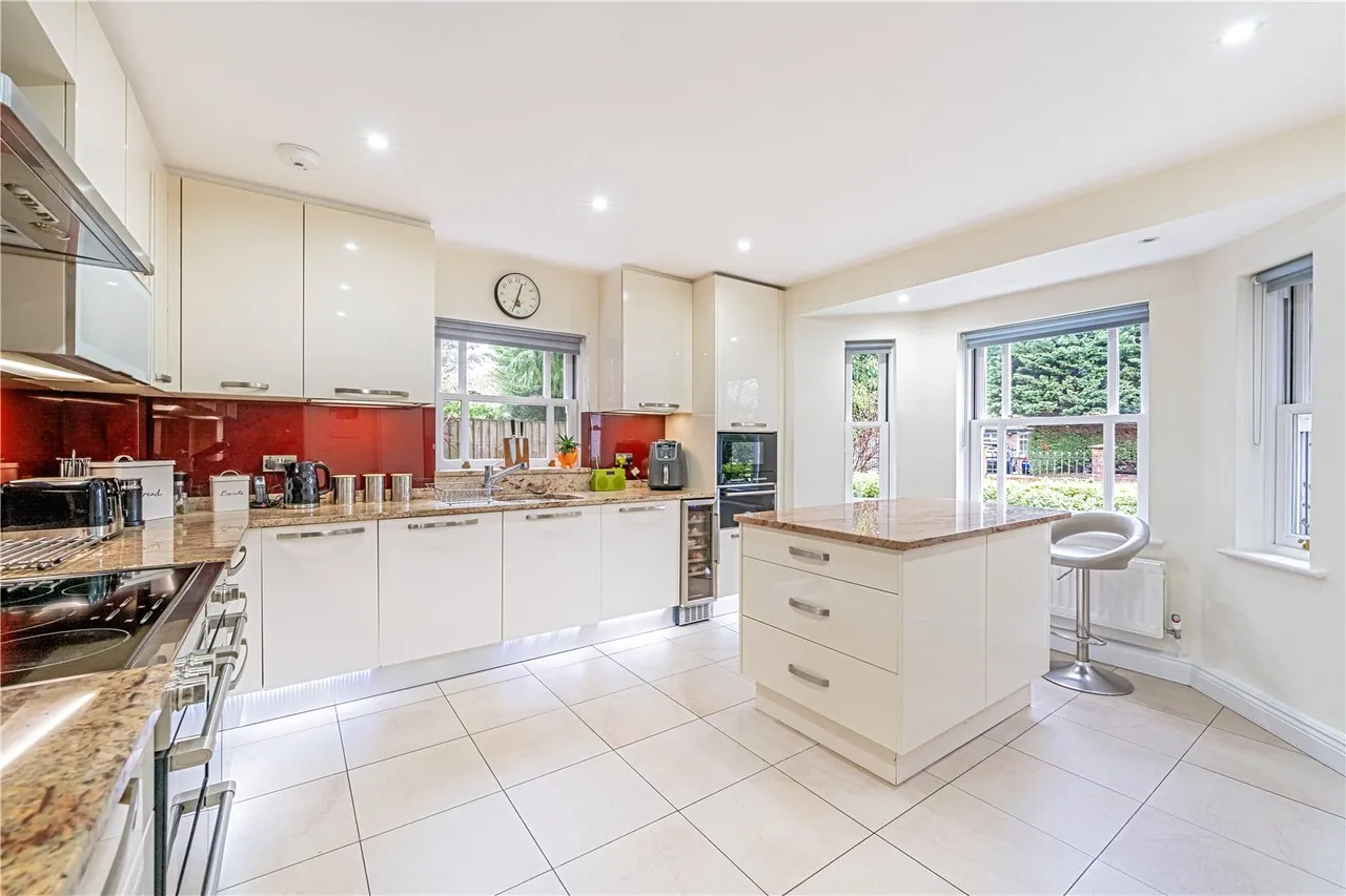 The Avenue, Hampton, TW12 3RN, photo 7