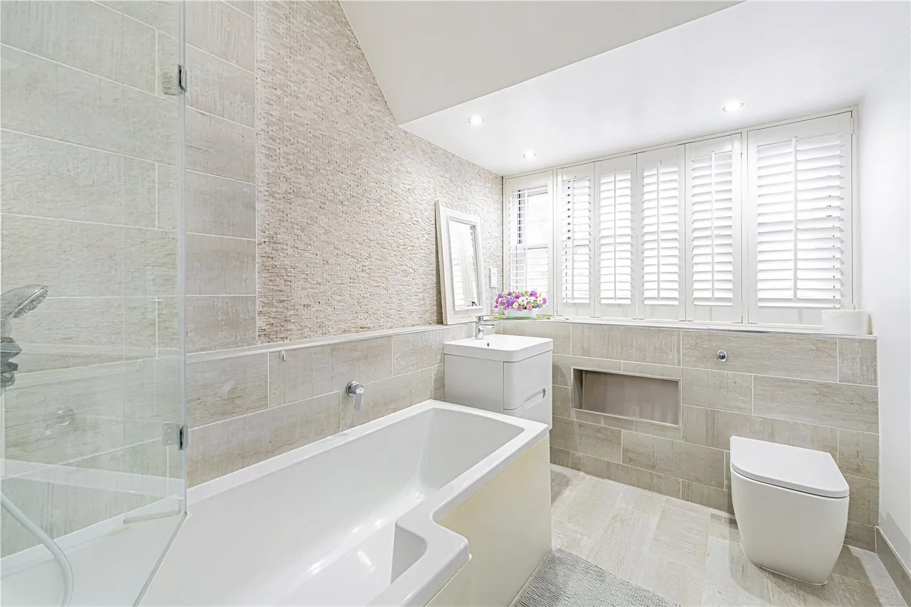 The Avenue, Hampton, TW12 3RN, photo 11