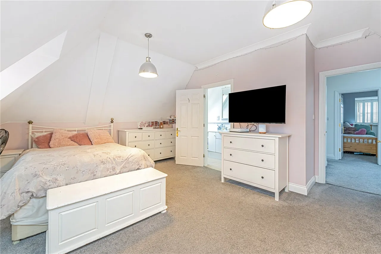 The Avenue, Hampton, TW12 3RN, photo 10