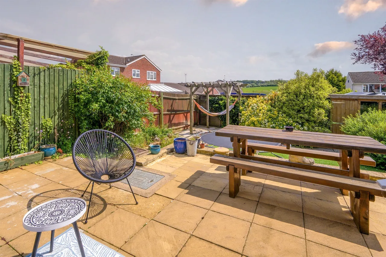 Millholm Road, Kettering, NN14, photo 12