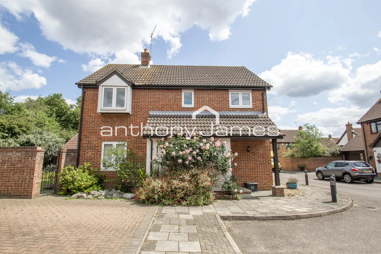 4 bed house for sale — Peters Close, Welling