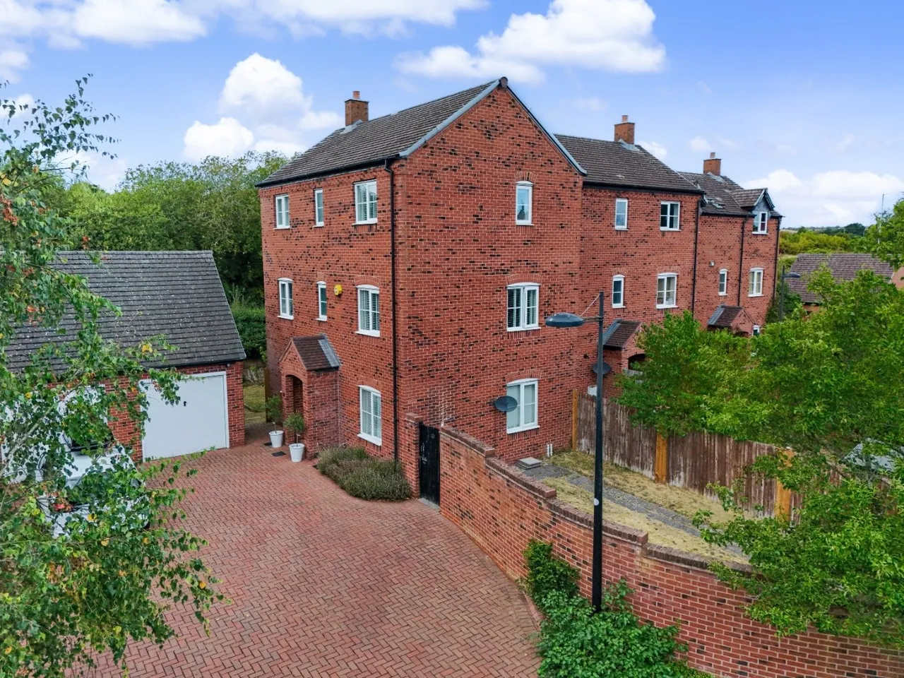 5 bed house for sale — Round House Park, Round House Park, Horsehay TF4 3BF