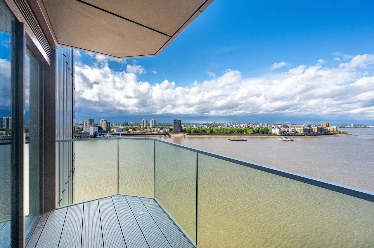 Flat 1004, Clement Apartments, Woolwich, photo 2