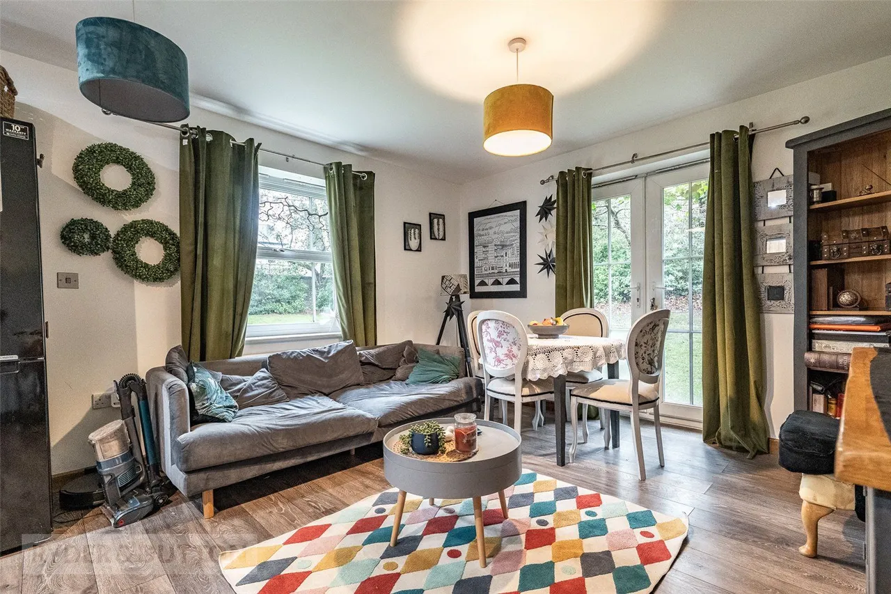Bishopdale Court, Halifax, HX1, photo 5