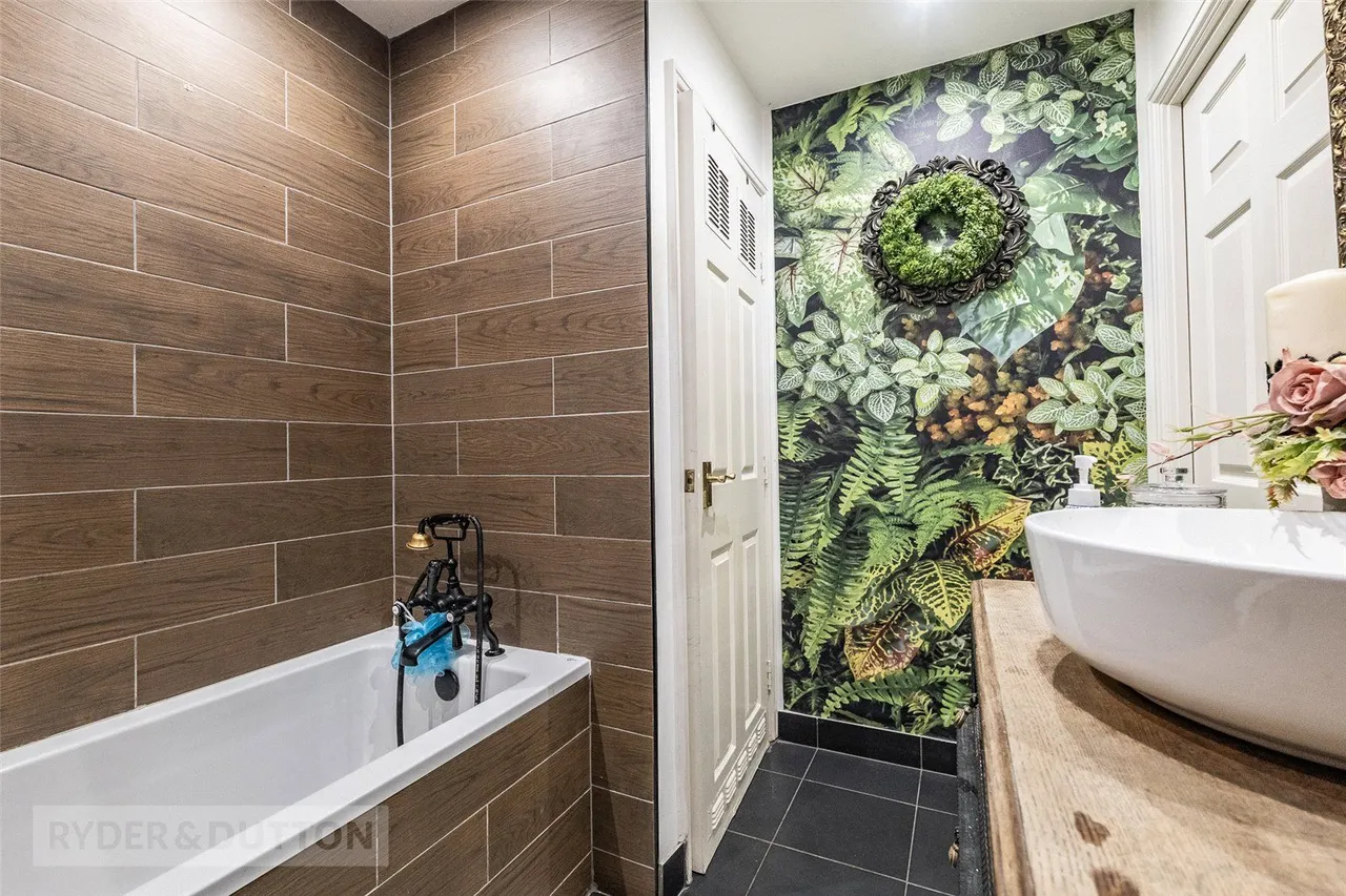 Bishopdale Court, Halifax, HX1, photo 8