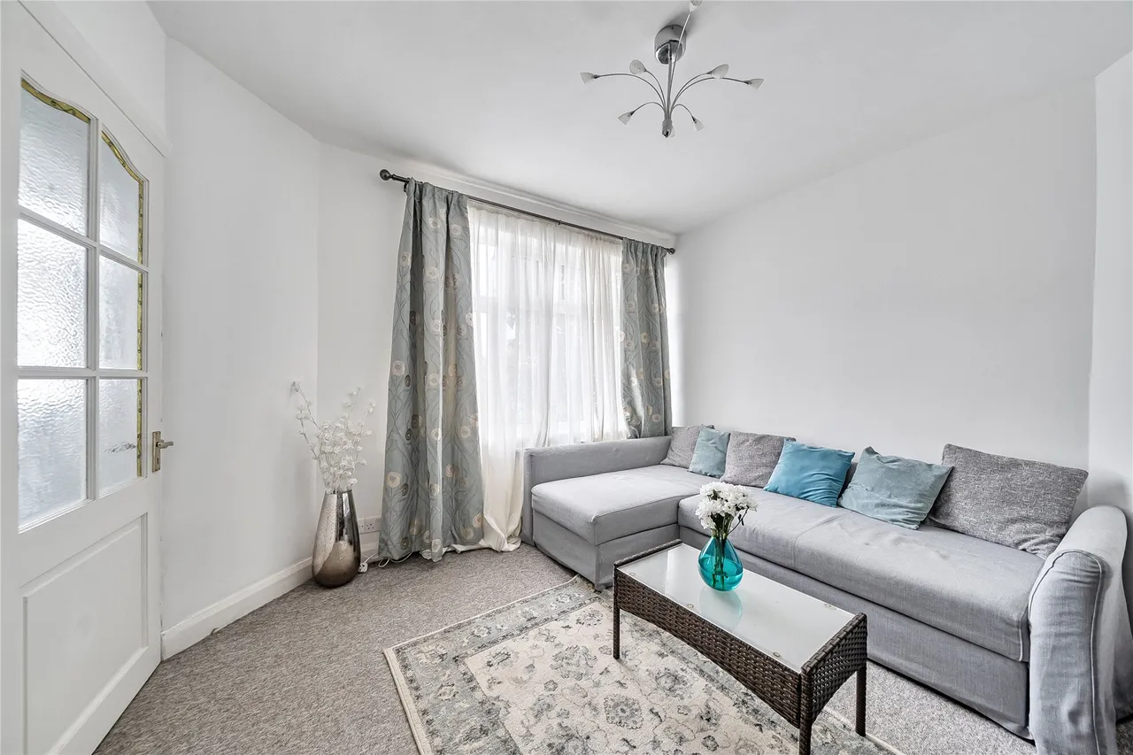 Weston Avenue, Addlestone, KT15, photo 5