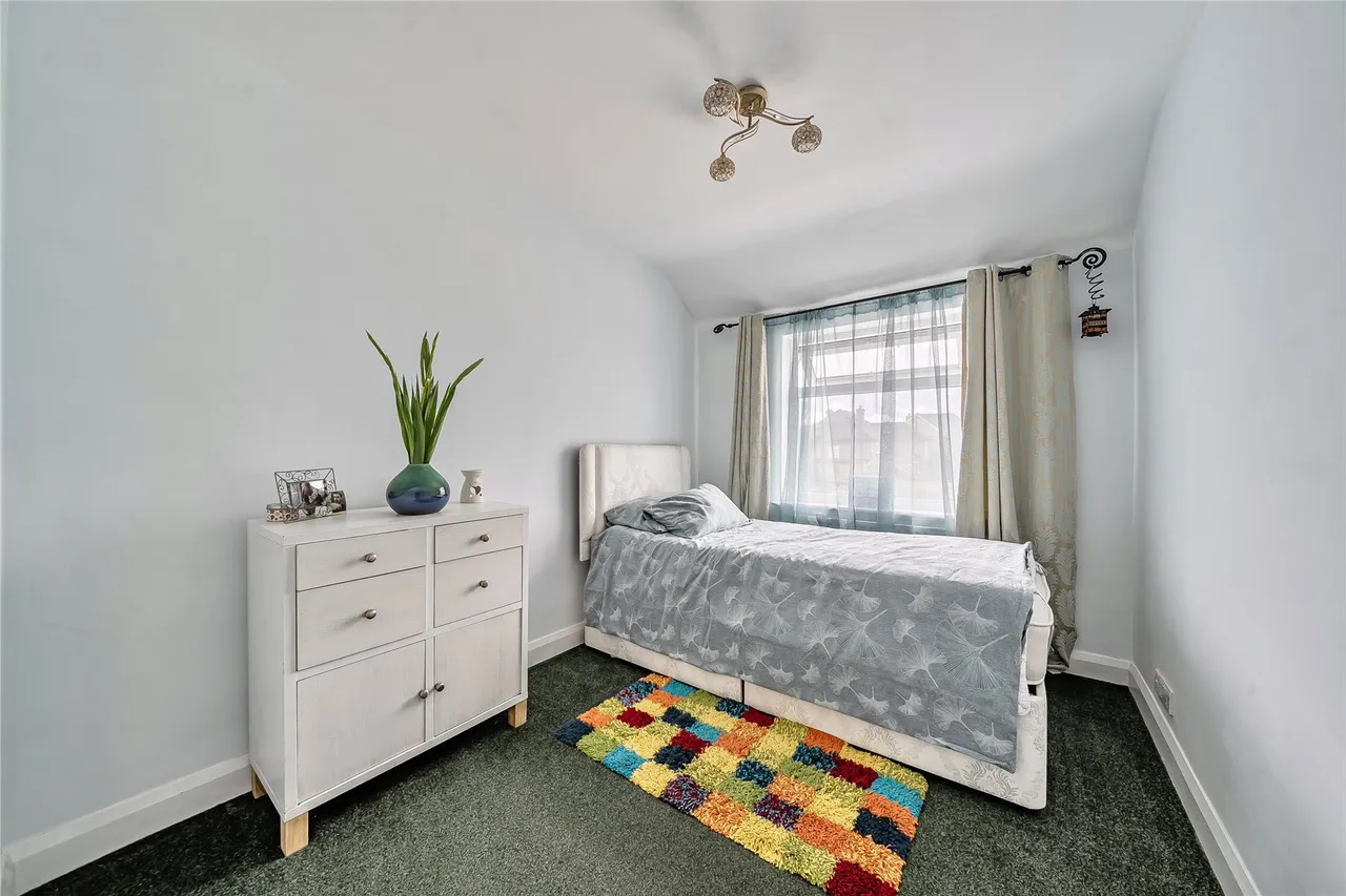 Weston Avenue, Addlestone, KT15, photo 9