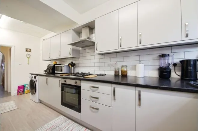 Broadfields Avenue, Edgware, photo 7