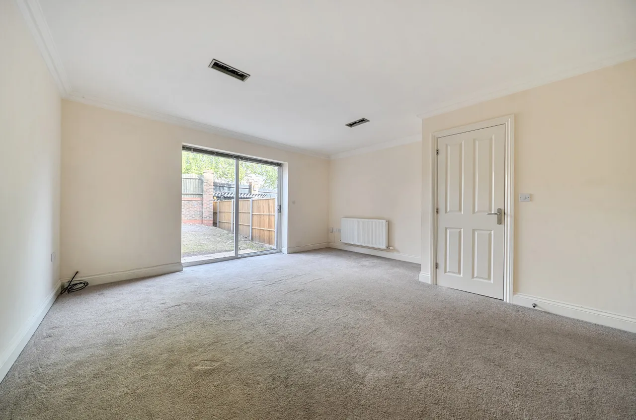 East Hundreds, Fleet, Hampshire, GU51 1HL, photo 2