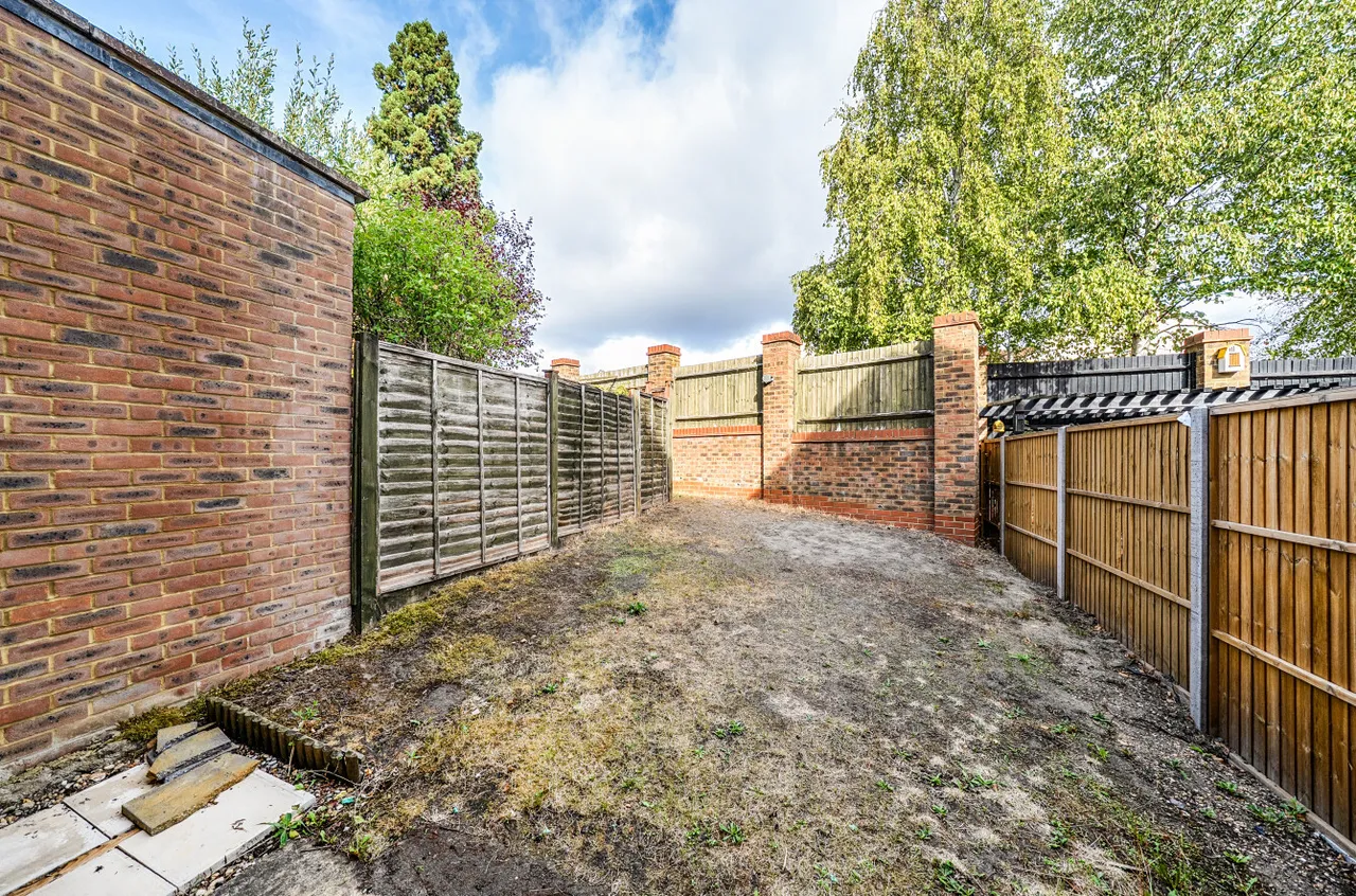 East Hundreds, Fleet, Hampshire, GU51 1HL, photo 16