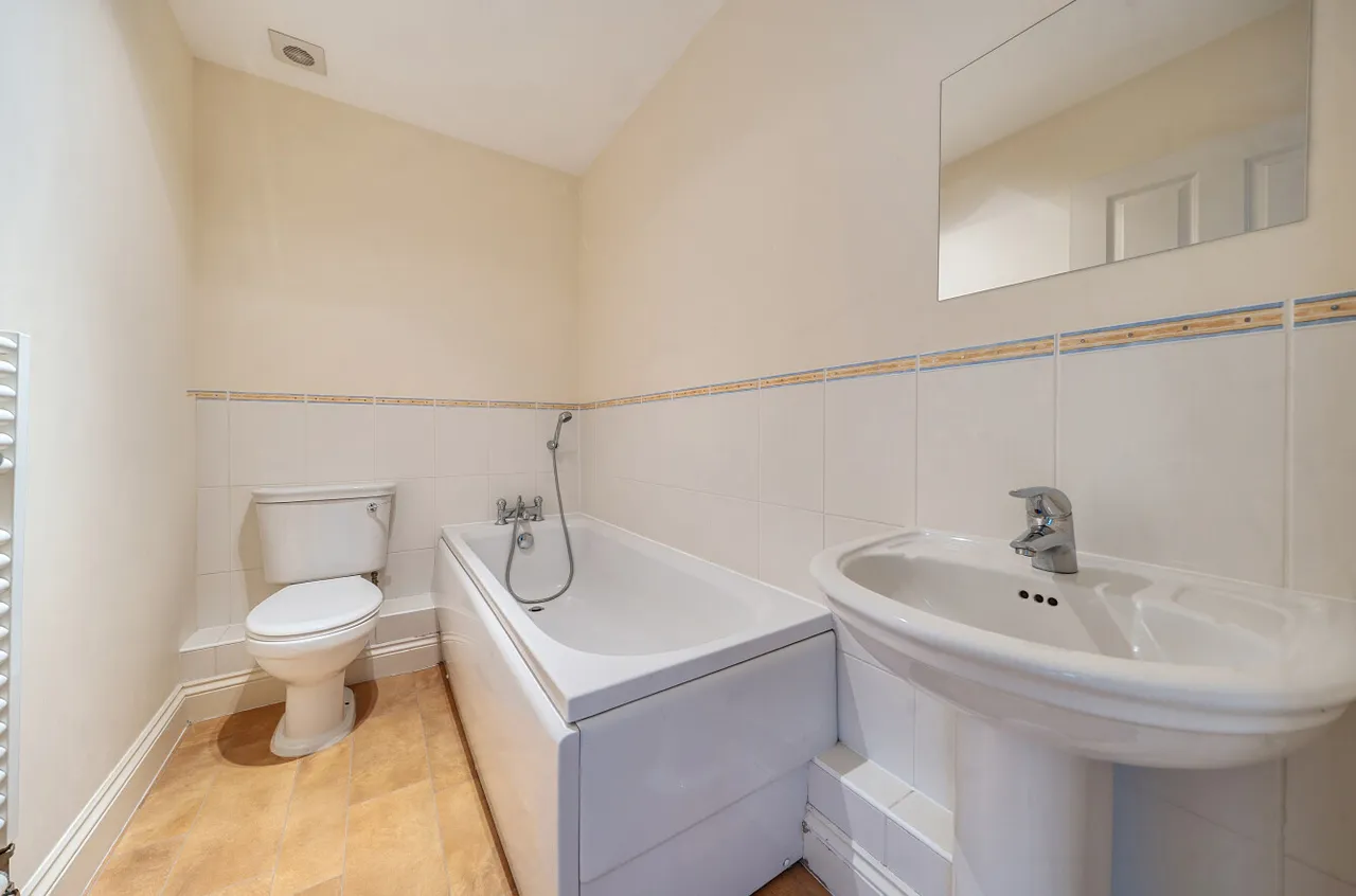 East Hundreds, Fleet, Hampshire, GU51 1HL, photo 6