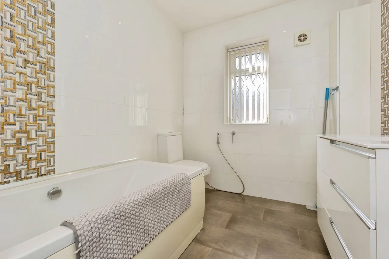Strathmere Avenue, Stretford, M32, photo 26