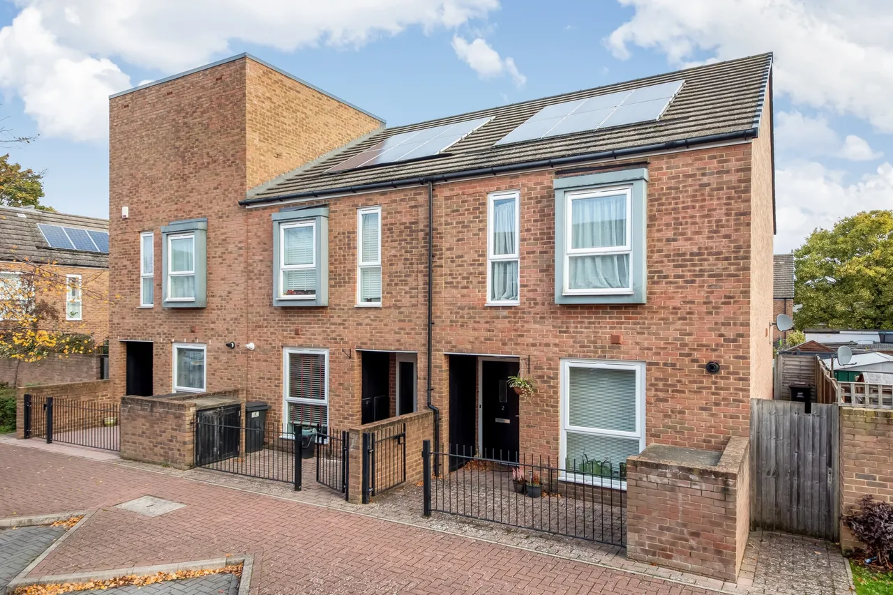 2 bed house for sale — Pinson Way, Orpington, BR5 4FP