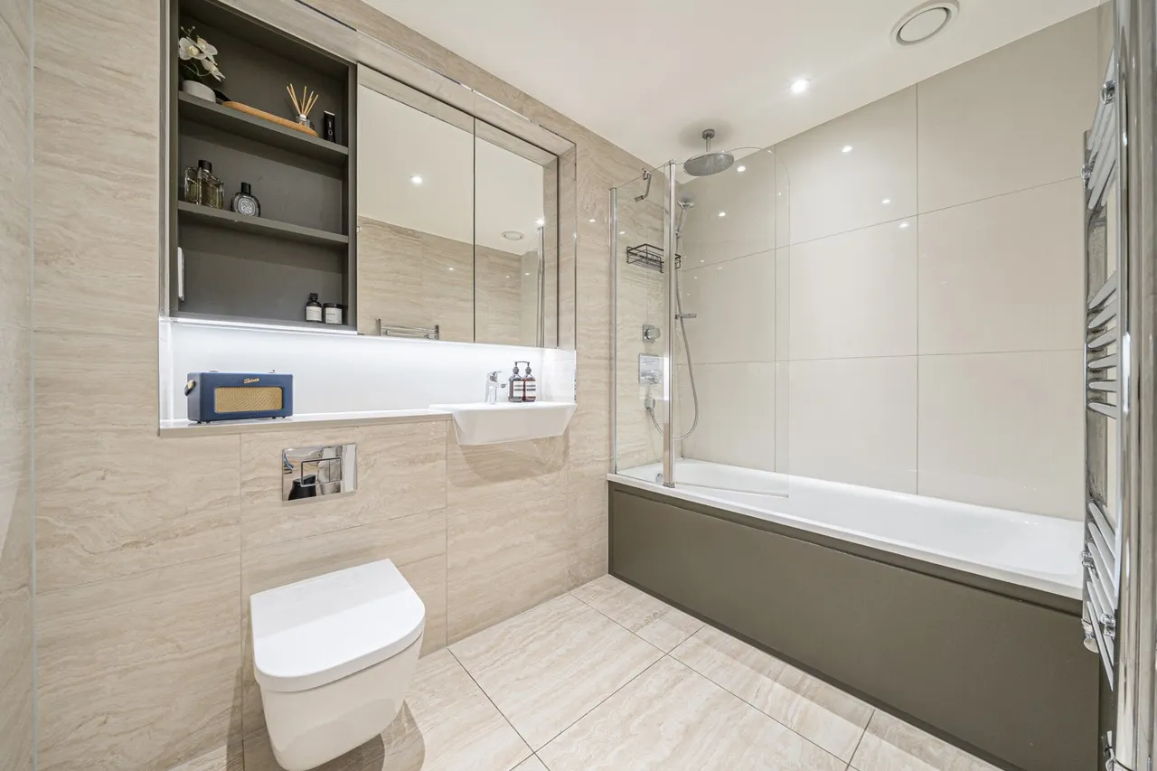 Major Draper Street, SE18, photo 6